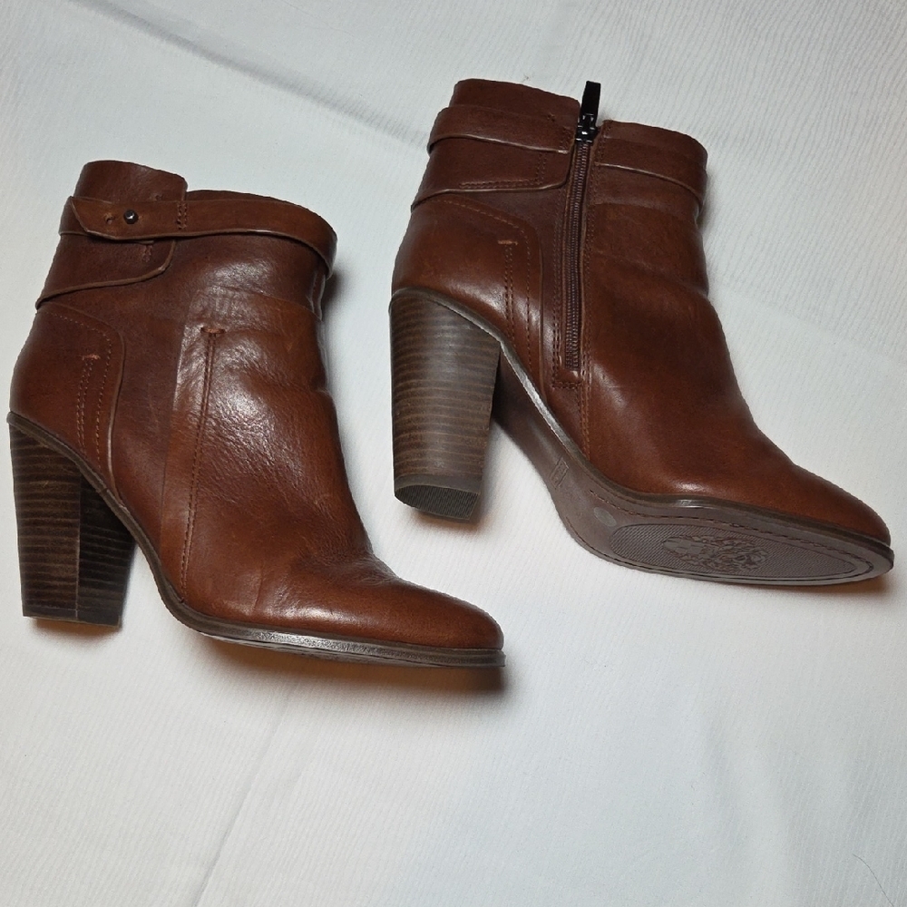 VINCE CAMUTO  Brown Heeled Boots SZ 8 1/2.